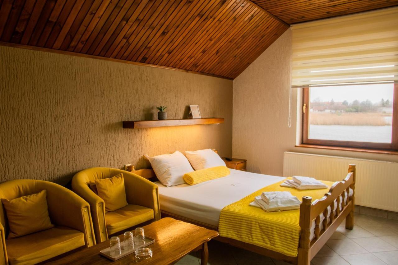 Guest House Vila Alexandar Palić المظهر الخارجي الصورة