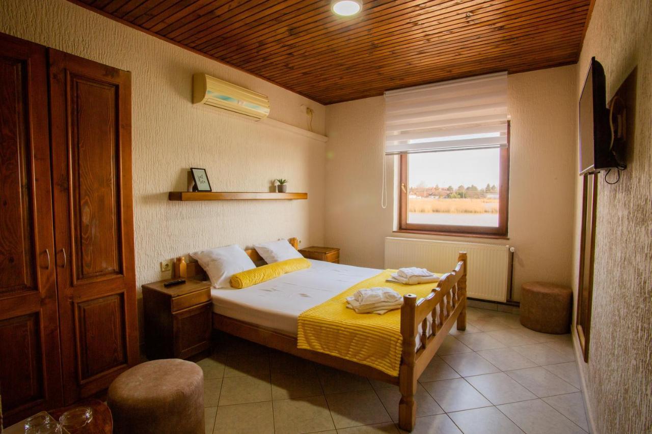 Guest House Vila Alexandar Palić المظهر الخارجي الصورة