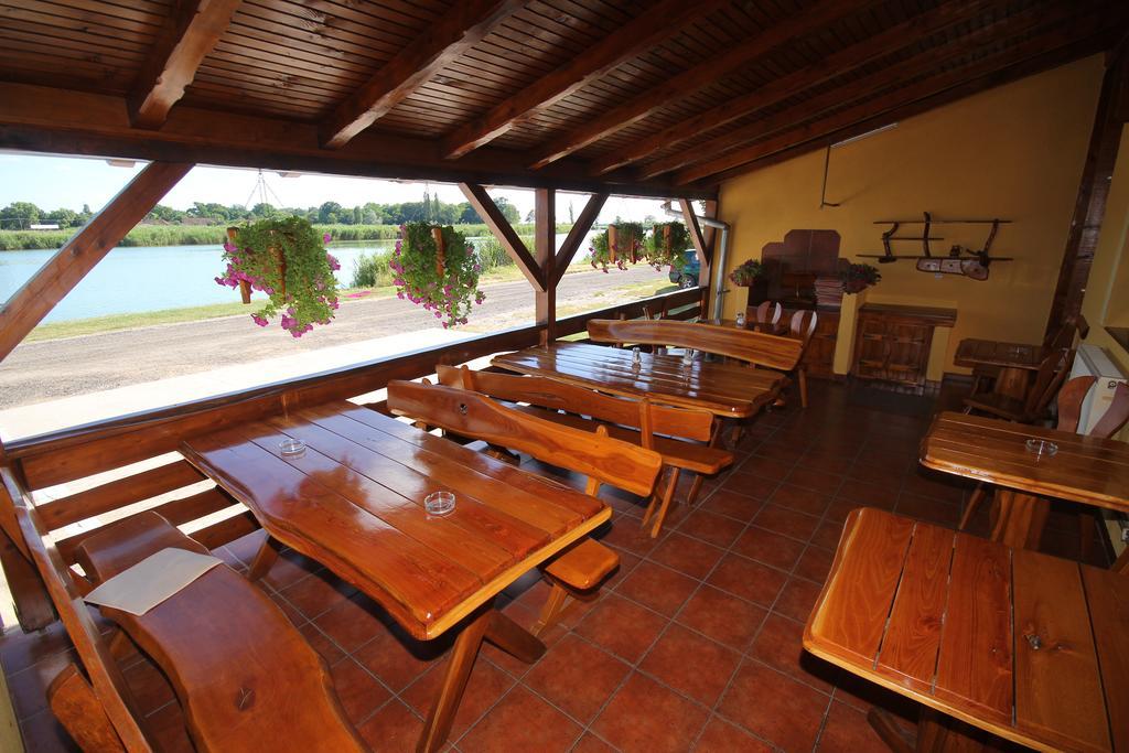 Guest House Vila Alexandar Palić المظهر الخارجي الصورة