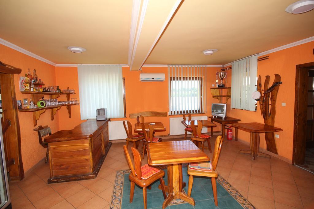 Guest House Vila Alexandar Palić المظهر الخارجي الصورة