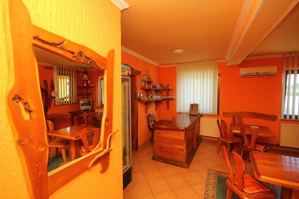 Guest House Vila Alexandar Palić المظهر الخارجي الصورة