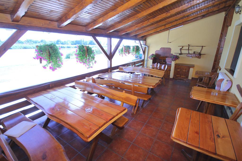 Guest House Vila Alexandar Palić المظهر الخارجي الصورة