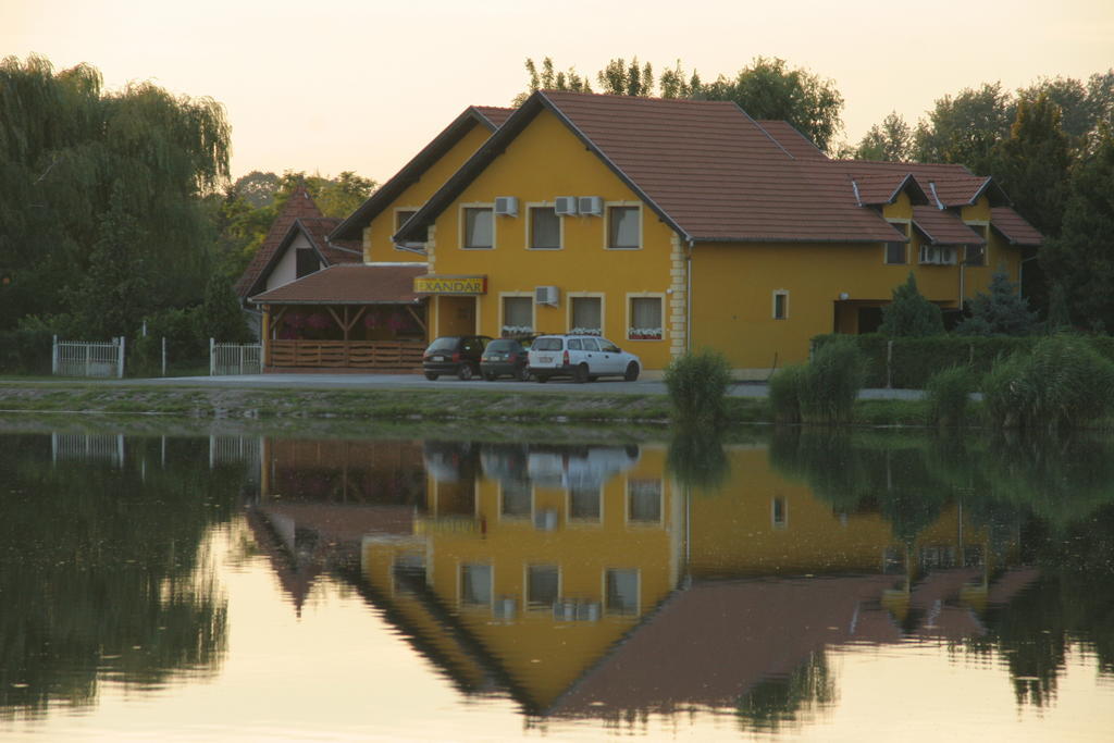 Guest House Vila Alexandar Palić المظهر الخارجي الصورة